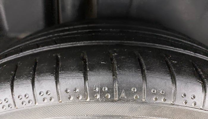 2017 Maruti Ciaz DELTA DIESEL 1.3, Diesel, Manual, 54,766 km, Right Rear Tyre Tread