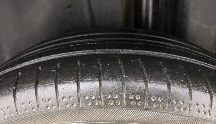 2017 Maruti Ciaz DELTA DIESEL 1.3, Diesel, Manual, 54,766 km, Left Rear Tyre Tread