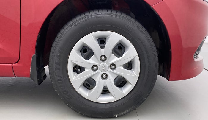2015 Hyundai Elite i20 MAGNA 1.2, Petrol, Manual, 49,084 km, Right Front Wheel