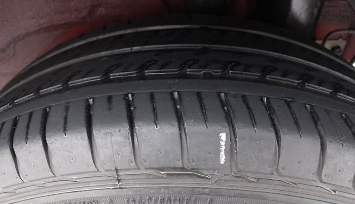 2015 Hyundai Elite i20 MAGNA 1.2, Petrol, Manual, 49,084 km, Left Rear Tyre Tread