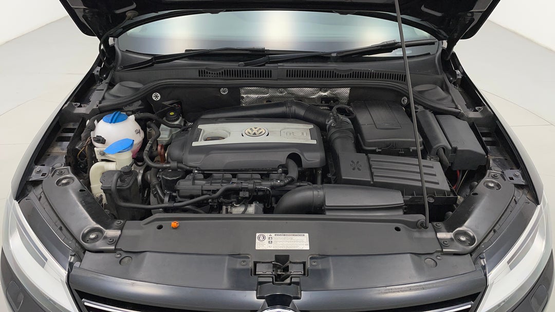 Open Bonnet (Engine)