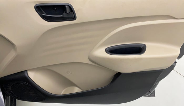 2020 Hyundai NEW SANTRO SPORTZ 1.1, Petrol, Manual, 32,757 km, Driver Side Door Panels Control
