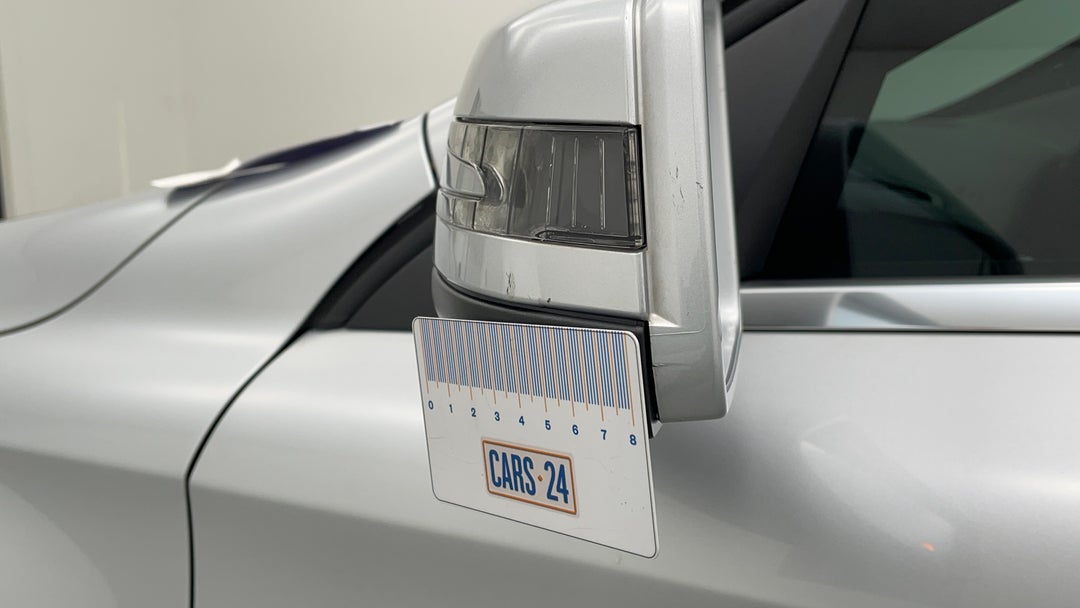 Side Mirrors Housing LHS Scratch