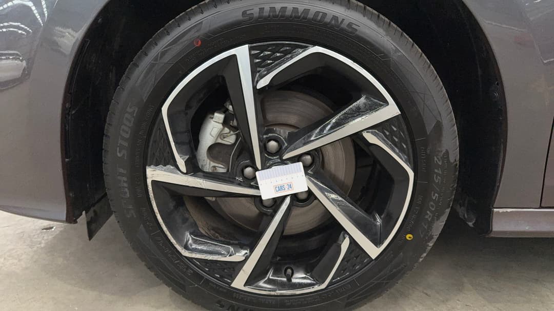 2023 MG Mg5 Essence, Automatic, 45889 km, Wheels Rim Front LHS Gutter Rash
