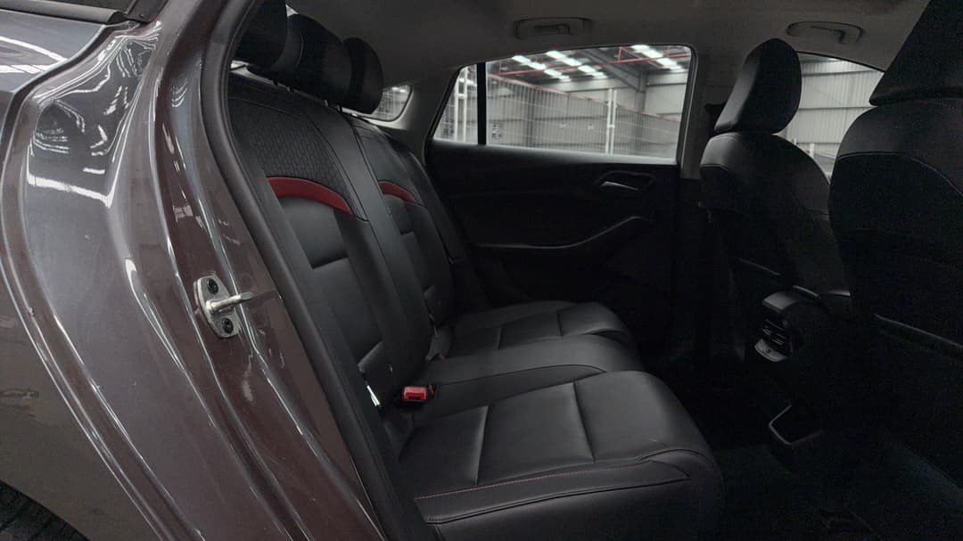 2023 MG Mg5 Essence, Automatic, 45889 km, Right Side Rear Door Cabin View