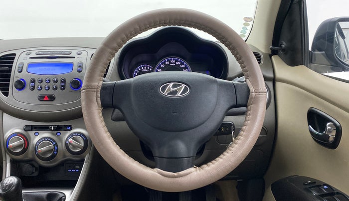 2016 Hyundai i10 SPORTZ 1.1 IRDE2, Petrol, Manual, 25,752 km, Steering Wheel Close Up