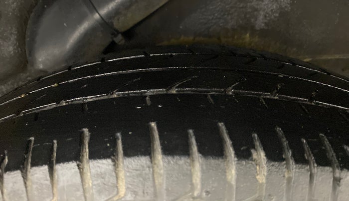 2016 Hyundai i10 SPORTZ 1.1 IRDE2, Petrol, Manual, 25,752 km, Left Rear Tyre Tread