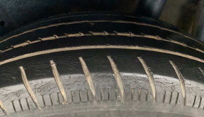2016 Maruti Celerio VXI, Petrol, Manual, 60,840 km, Left Rear Tyre Tread