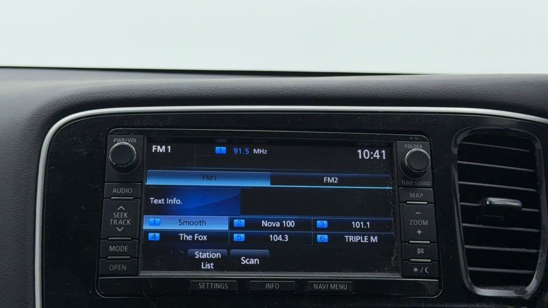 2014 Mitsubishi Outlander Phev, Automatic, 127543 km, Infotainment System