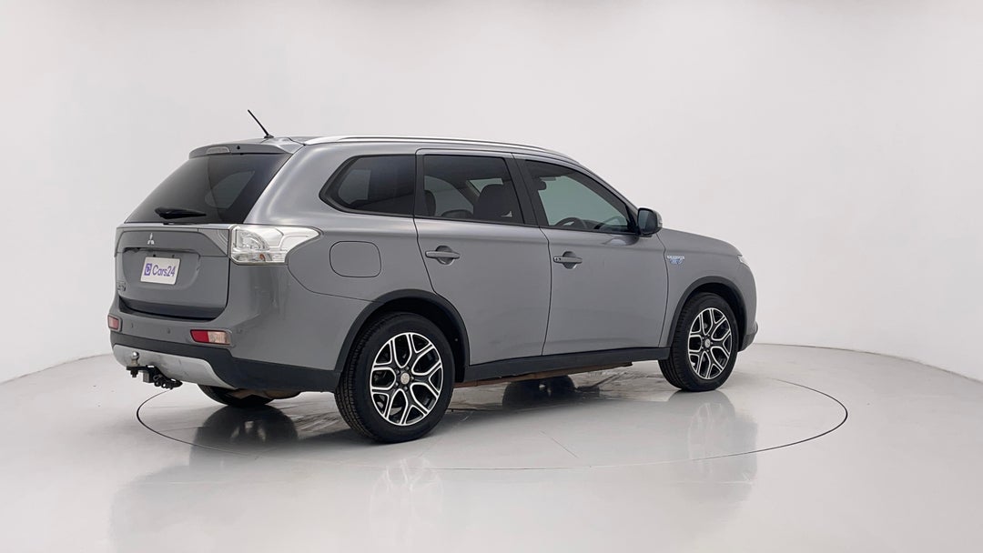 2014 Mitsubishi Outlander Phev, Automatic, 127543 km, Right Back Diagonal (45- Degree) View