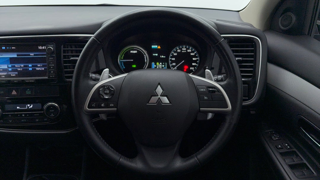 2014 Mitsubishi Outlander Phev, Automatic, 127543 km, Steering Wheel Close-up