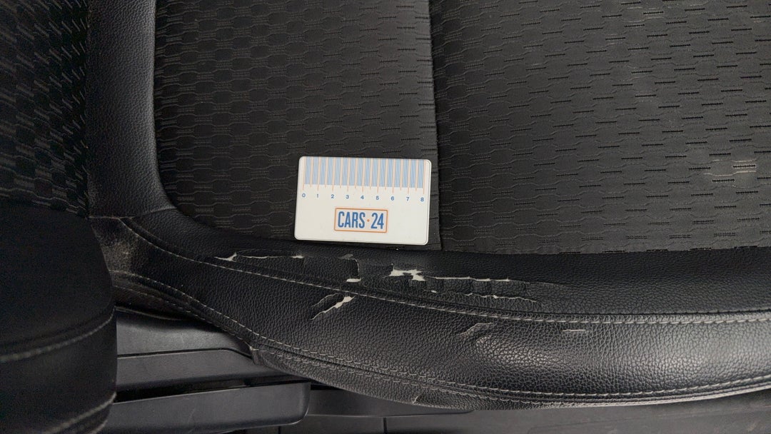 2014 Mitsubishi Outlander Phev, Automatic, 127543 km, Seats Front RHS Tear