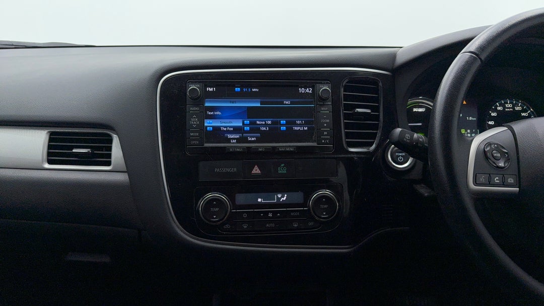 2014 Mitsubishi Outlander Phev, Automatic, 127543 km, Center Console