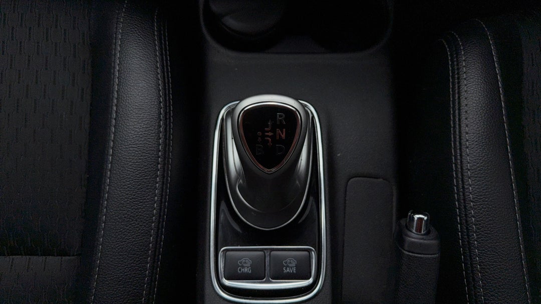 2014 Mitsubishi Outlander Phev, Automatic, 127543 km, Gear Lever 