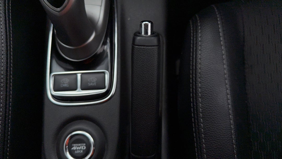 2014 Mitsubishi Outlander Phev, Automatic, 127543 km, Handbrake