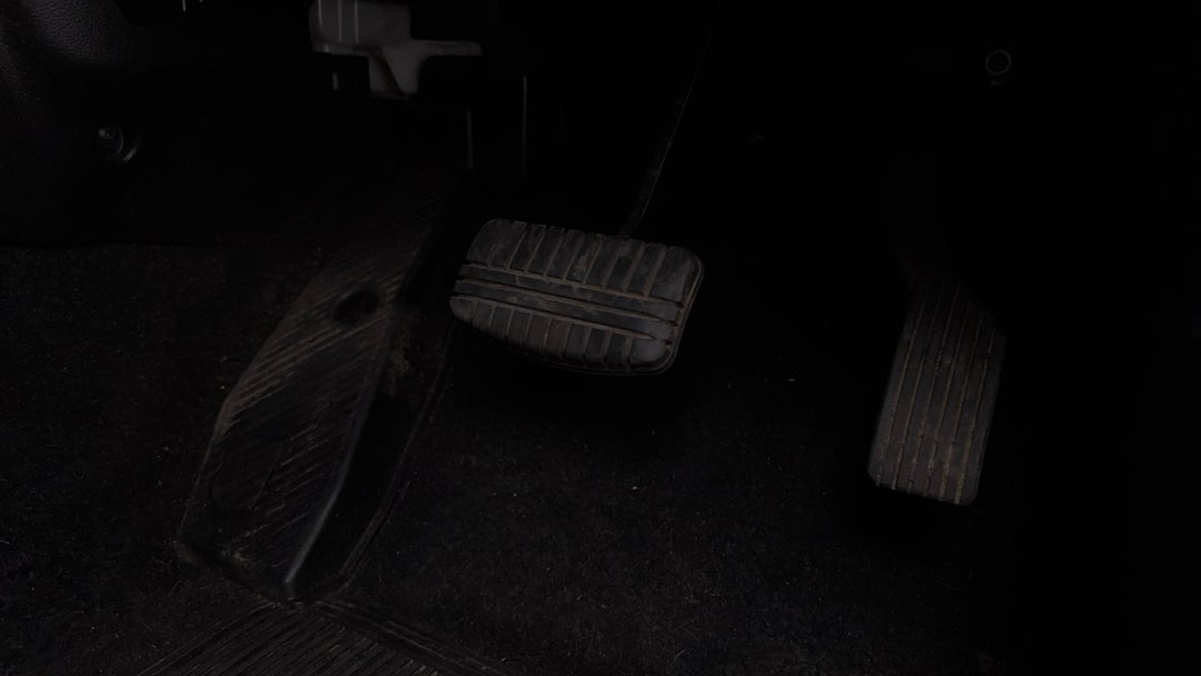 2014 Mitsubishi Outlander Phev, Automatic, 127543 km, Pedals and Footmat