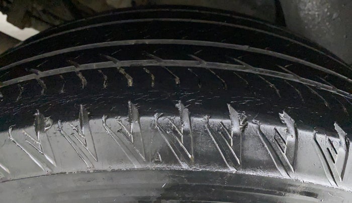 2019 Mahindra XUV500 W11, Diesel, Manual, 64,672 km, Right Rear Tyre Tread