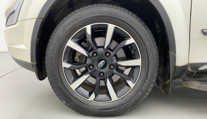 2019 Mahindra XUV500 W11, Diesel, Manual, 64,672 km, Left Front Wheel