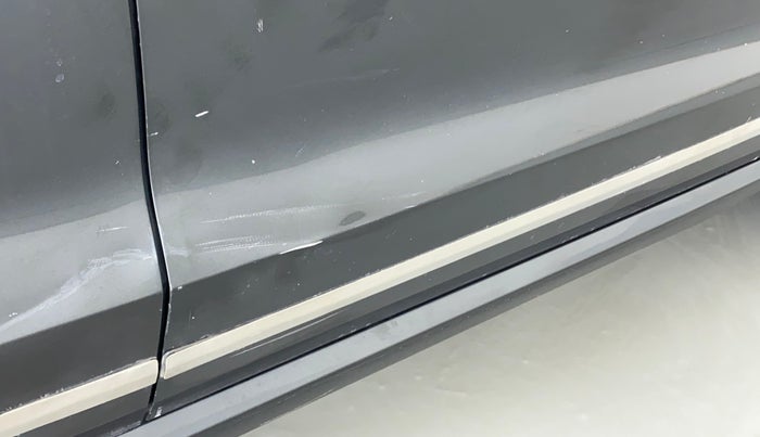 2017 Volkswagen Ameo HIGHLINE 1.2, Petrol, Manual, 41,726 km, Driver-side door - Slightly dented