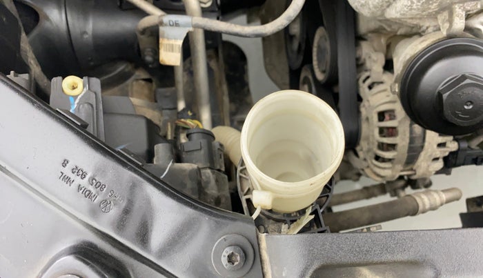 2017 Volkswagen Ameo HIGHLINE 1.2, Petrol, Manual, 41,726 km, Front windshield - Wiper bottle cap missing