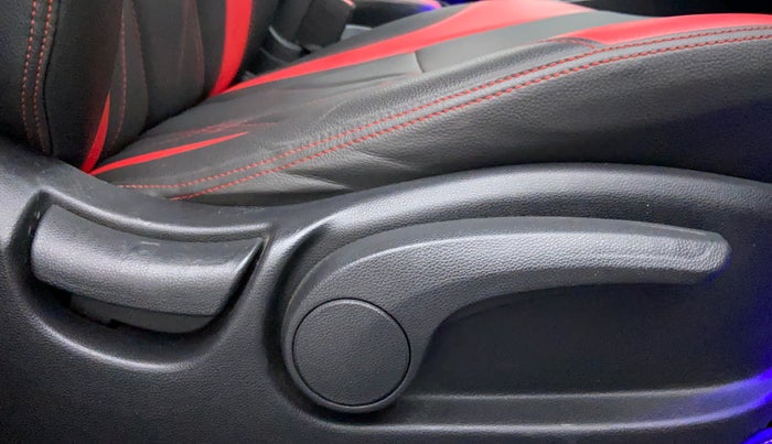 2016 Hyundai Creta 1.6 SX PLUS VTVT, Petrol, Manual, 40,660 km, Driver Side Adjustment Panel