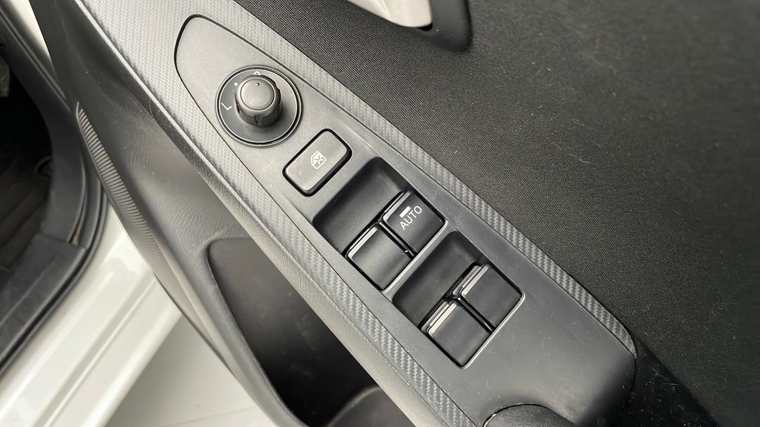 2016 Mazda Mazda2 Maxx, Manual, 121607 km, Drivers Side Door Panel Controls