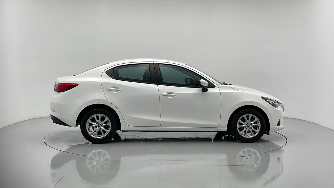 2016 Mazda Mazda2 Maxx, Manual, 121607 km, Right Side View