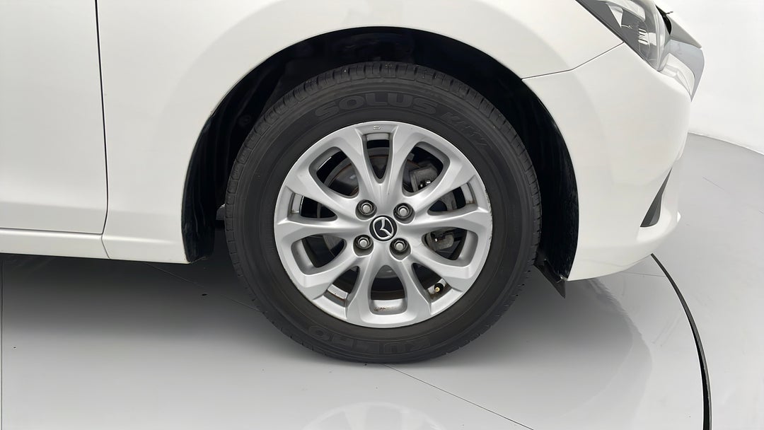 2016 Mazda Mazda2 Maxx, Manual, 121607 km, Right Front Wheel