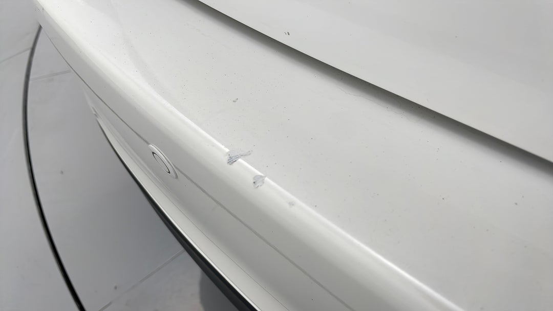 2016 Mazda Mazda2 Maxx, Manual, 121607 km, Bumper Rear Chip