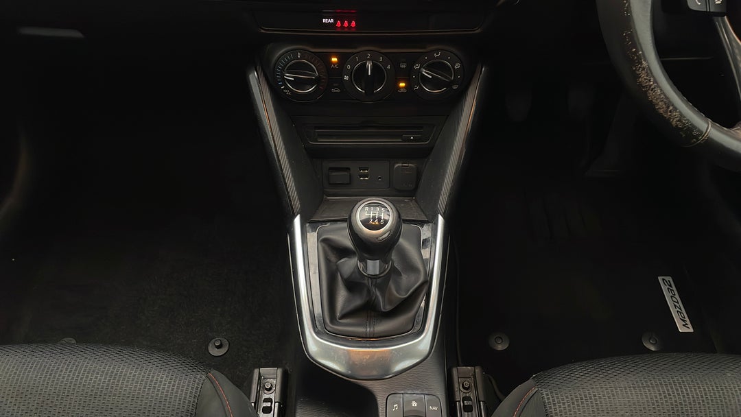 2016 Mazda Mazda2 Maxx, Manual, 121607 km, Gear Lever 