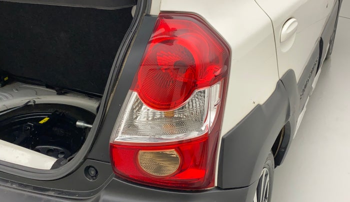 2015 Toyota Etios G, Petrol, Manual, 63,852 km, Right tail light - Minor scratches