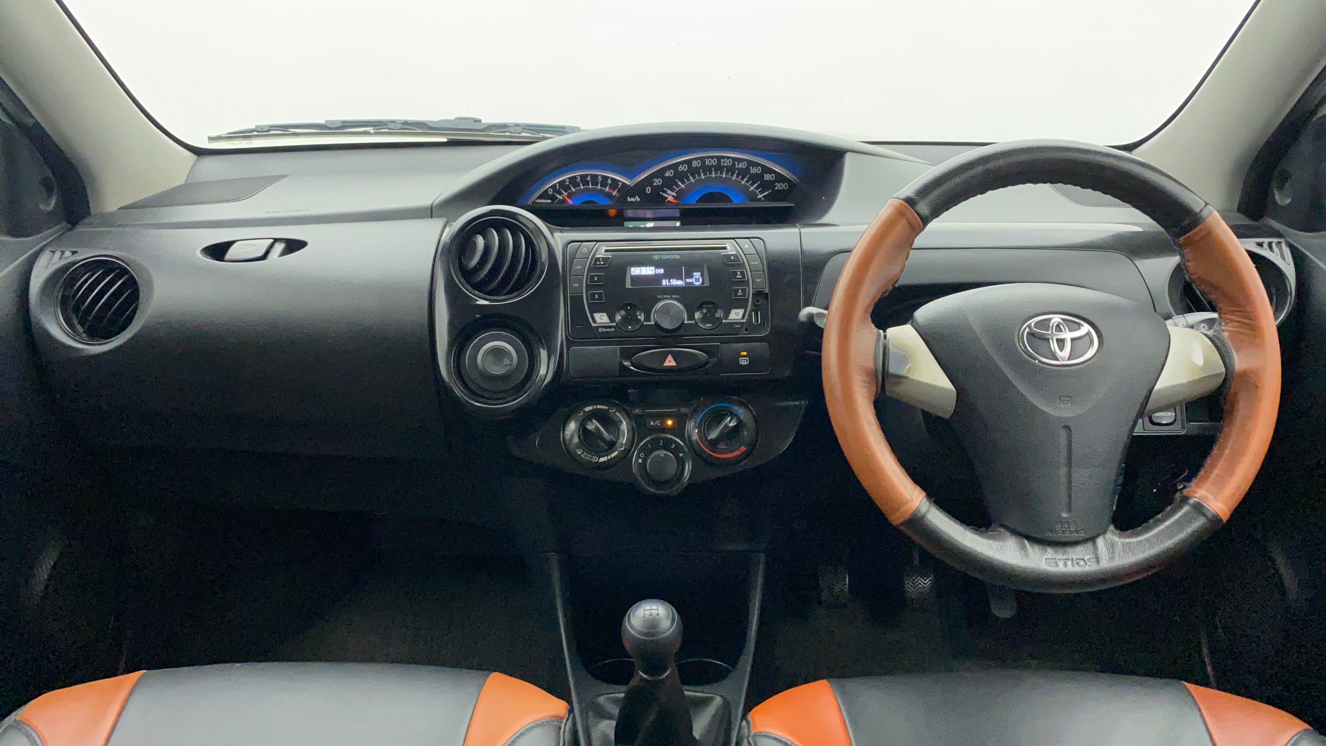 Toyota Etios 2015 good condition - Cars - 1735191651