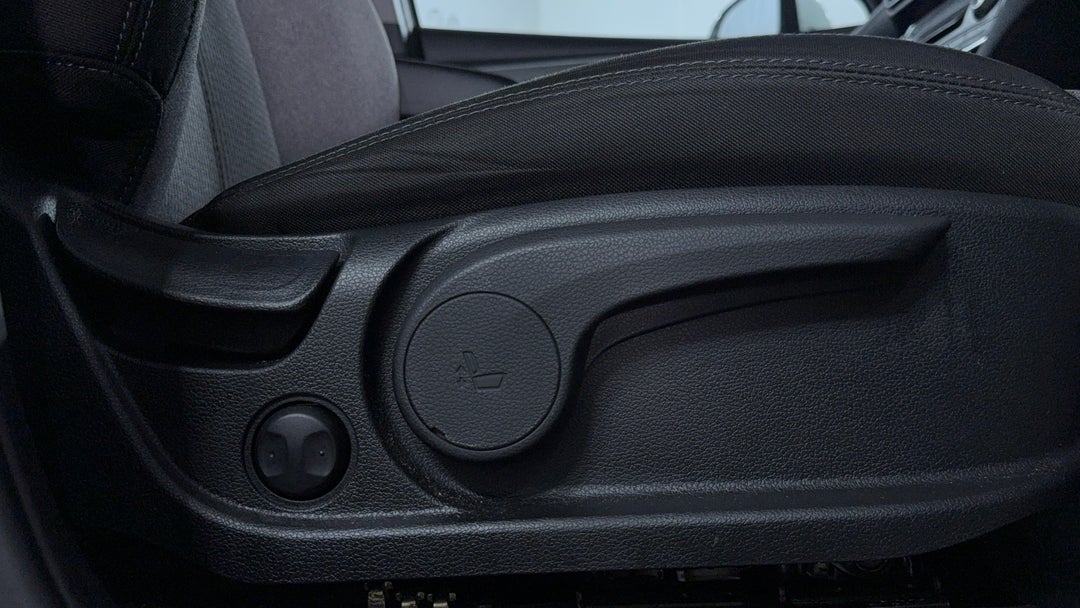 2023 Hyundai Santa Fe Crdi (AWD), Automatic, 29702 km, Drivers Side Adjustment Panel