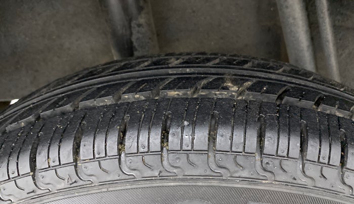 2016 Datsun Redi Go T (O), Petrol, Manual, 47,530 km, Right Rear Tyre Tread