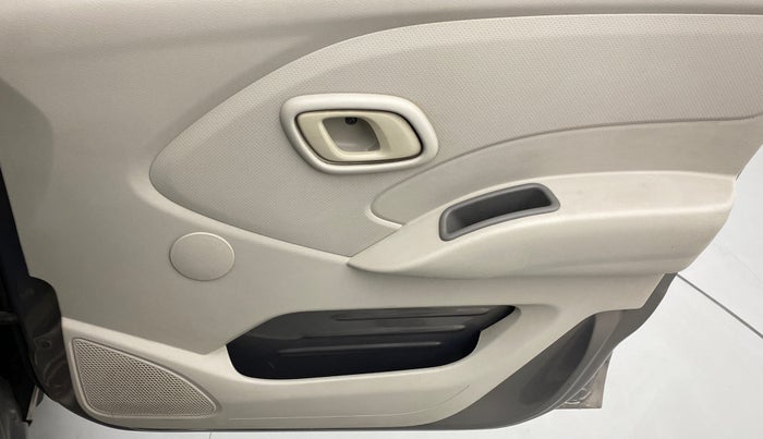 2016 Datsun Redi Go T (O), Petrol, Manual, 47,530 km, Driver Side Door Panels Control