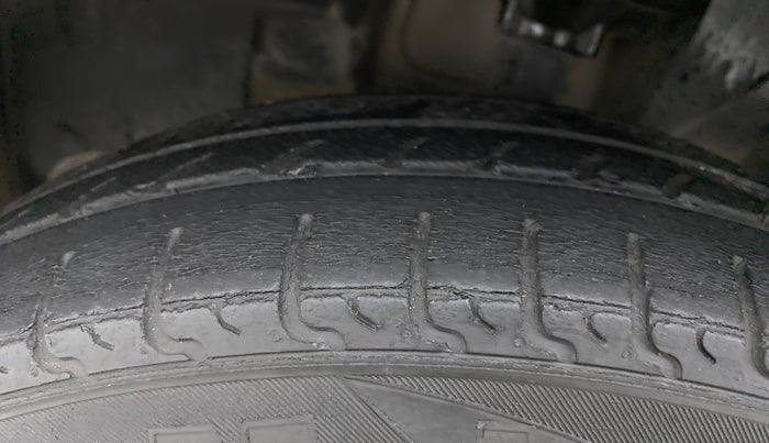 2016 Datsun Redi Go T (O), Petrol, Manual, 47,530 km, Left Front Tyre Tread