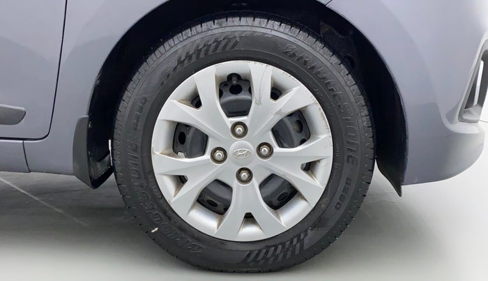 2016 Hyundai Grand i10 SPORTZ 1.2 KAPPA VTVT, Petrol, Manual, 25,450 km, Right Front Wheel