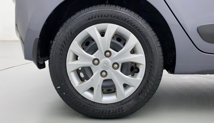 2016 Hyundai Grand i10 SPORTZ 1.2 KAPPA VTVT, Petrol, Manual, 25,450 km, Right Rear Wheel