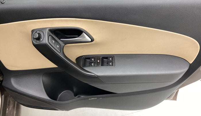 2017 Volkswagen Ameo HIGHLINE DSG 1.5 DIESEL , Diesel, Automatic, 1,17,254 km, Driver Side Door Panels Control