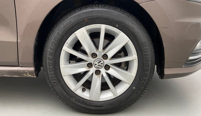 2017 Volkswagen Ameo HIGHLINE DSG 1.5 DIESEL , Diesel, Automatic, 1,17,254 km, Right Front Wheel