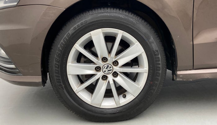 2017 Volkswagen Ameo HIGHLINE DSG 1.5 DIESEL , Diesel, Automatic, 1,17,254 km, Left Front Wheel