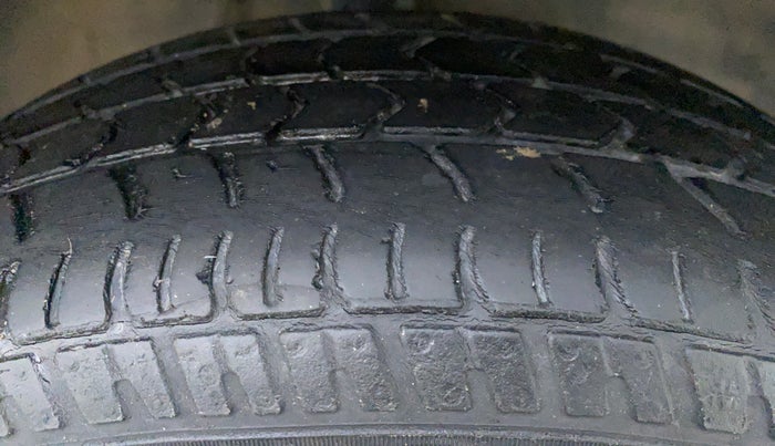 2018 Maruti Alto K10 VXI P, Petrol, Manual, 37,122 km, Right Front Tyre Tread