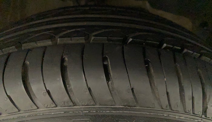 2019 Mahindra Kuv100 K2 TRIP CNG, CNG, Manual, 99,768 km, Left Rear Tyre Tread