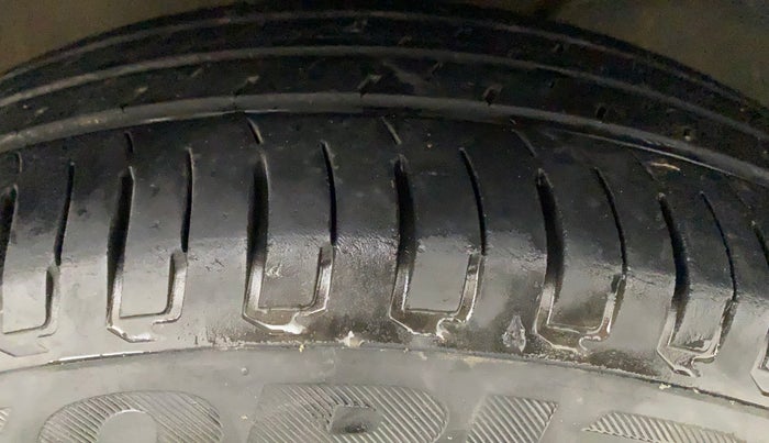 2019 Maruti Dzire ZDI PLUS AMT, Diesel, Automatic, 84,007 km, Right Front Tyre Tread