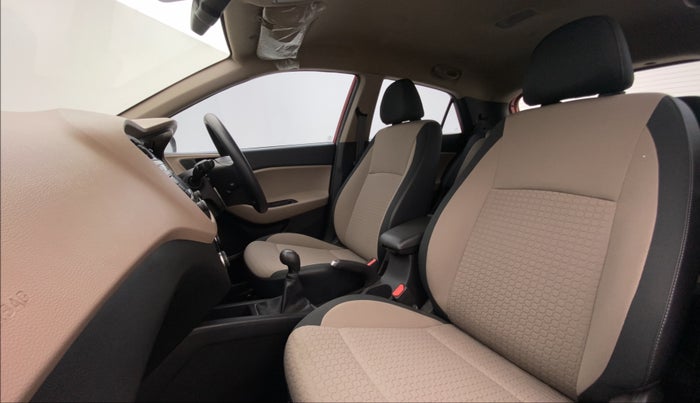 2017 Hyundai Elite i20 SPORTZ 1.2, Petrol, Manual, 16,719 km, Right Side Front Door Cabin View