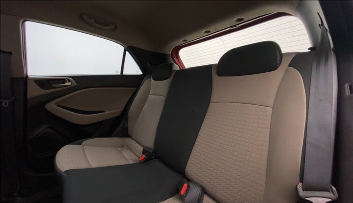 2017 Hyundai Elite i20 SPORTZ 1.2, Petrol, Manual, 16,719 km, Right Side Rear Door Cabin View