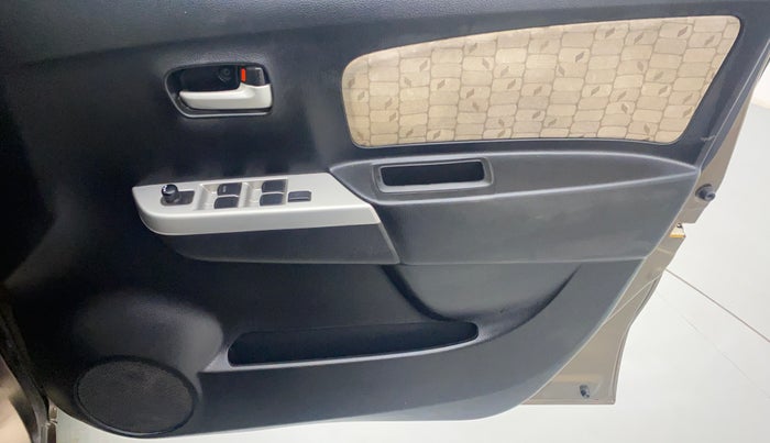 2013 Maruti Wagon R 1.0 VXI, Petrol, Manual, 45,300 km, Driver Side Door Panels Control