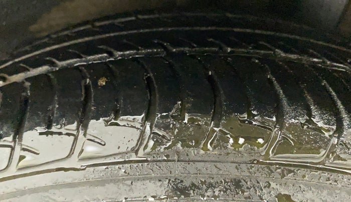 2017 Hyundai Xcent E+, CNG, Manual, 61,291 km, Left Rear Tyre Tread