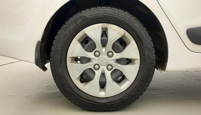 2017 Hyundai Xcent E+, CNG, Manual, 61,291 km, Right Rear Wheel