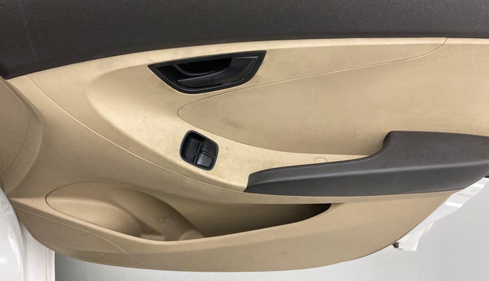 2016 Hyundai Eon MAGNA +, Petrol, Manual, 51,975 km, Driver Side Door Panels Control